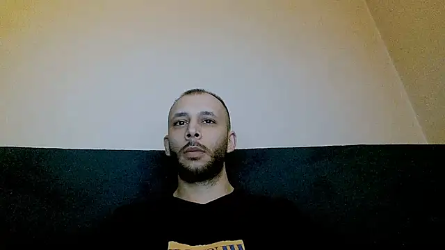 Snapshot of henryaxe chatting on 02/15/25, 11:14 henryaxe online show from 02/15/25, 11:14
