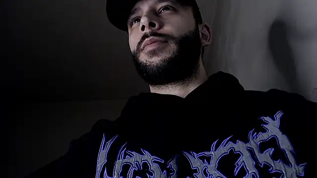 Snapshot of henryaxe chatting on 02/14/26, 11:40 henryaxe online show from 02/14/26, 11:40