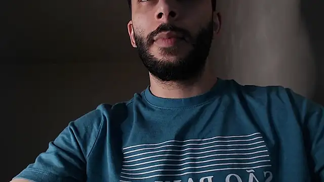 Snapshot of henryaxe chatting on 03/05/26, 09:49 henryaxe online show from 03/05/26, 09:49