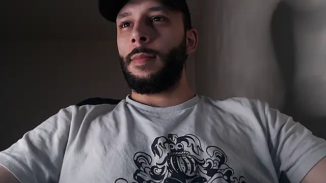 Snapshot of henryaxe chatting on 03/08/26, 12:31 henryaxe online show from 03/08/26, 12:31