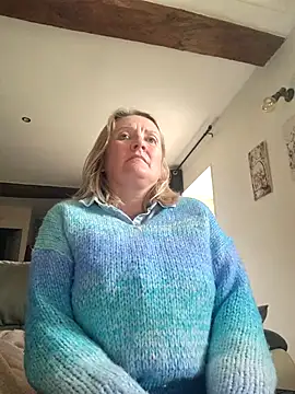 Snapshot of lady_charlyne chatting on 02/27/25, 11:52 lady charlyne online show from 02/27/25, 11:52