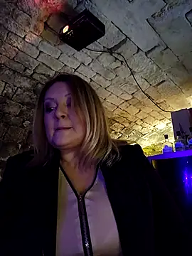 Snapshot of lady_charlyne chatting on 11/28/25, 08:22 lady charlyne online show from 11/28/25, 08:22