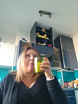 Snapshot of lady_charlyne chatting on 01/06/26, 09:46 lady charlyne online show from 01/06/26, 09:46