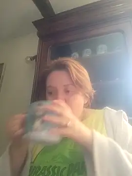 Snapshot of lady_charlyne chatting on 03/08/26, 12:20 lady charlyne online show from 03/08/26, 12:20