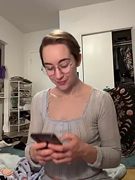 Snapshot of ketarisenup chatting on 03/17/25, 01:24 ketarisenup online show from 03/17/25, 01:24