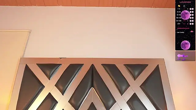 Sofia Cooper  online show from 11/03/25, 07:48