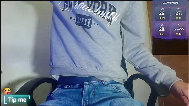 Snapshot of GrayHornyX chatting on 04/22/26, 10:39 GrayHornyX online show from 04/22/26, 10:39