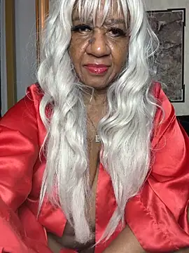 Snapshot of BreanaDivine chatting on 12/19/25, 12:23 BreanaDivine online show from 12/19/25, 12:23