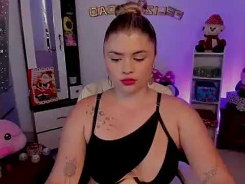 chloejones   online show from 12/10/24, 09:43