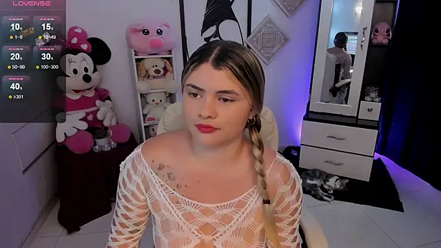 chloejones   online show from 02/06/25, 10:21