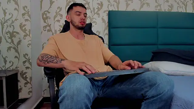 Michael magno online show from 12/31/24, 07:51