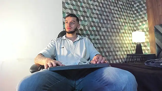 Michael magno online show from 01/22/25, 03:29