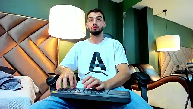 Michael magno online show from 10/16/25, 08:43