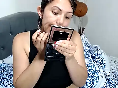 Snapshot of Chantal_hott chatting on 12/29/24, 08:58 Chantal hott online show from 12/29/24, 08:58