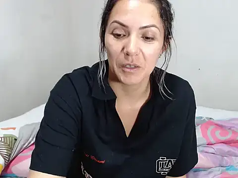 Snapshot of Chantal_hott chatting on 01/10/25, 06:20 Chantal hott online show from 01/10/25, 06:20