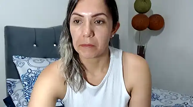 Snapshot of Chantal_hott chatting on 03/08/25, 01:39 Chantal hott online show from 03/08/25, 01:39