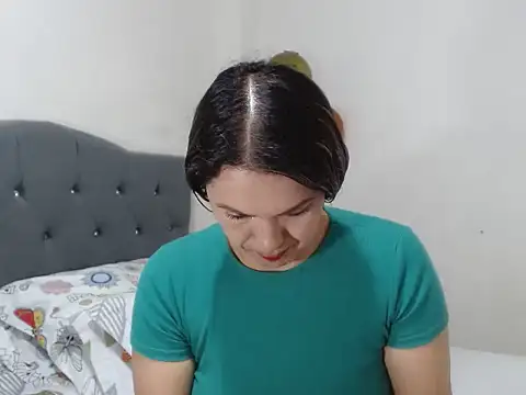 Snapshot of Chantal_hott chatting on 03/13/25, 04:23 Chantal hott online show from 03/13/25, 04:23