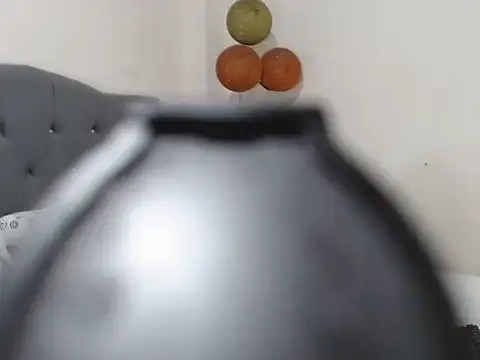 Snapshot of Chantal_hott chatting on 03/13/25, 07:39 Chantal hott online show from 03/13/25, 07:39