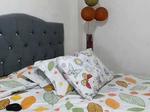 Snapshot of Chantal_hott chatting on 03/14/25, 03:58 Chantal hott online show from 03/14/25, 03:58