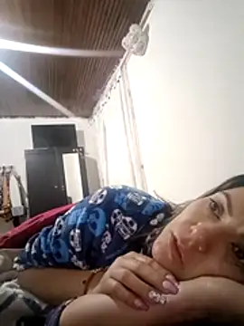 Snapshot of Chantal_hott chatting on 11/30/25, 10:41 Chantal hott online show from 11/30/25, 10:41