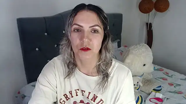 Chantal hott online show from 05/09/26, 09:31