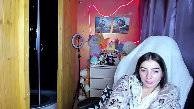 Fiery Brunette  online show from 04/29/26, 01:26