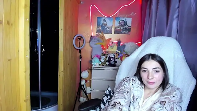 Fiery Brunette  online show from 04/30/26, 11:05