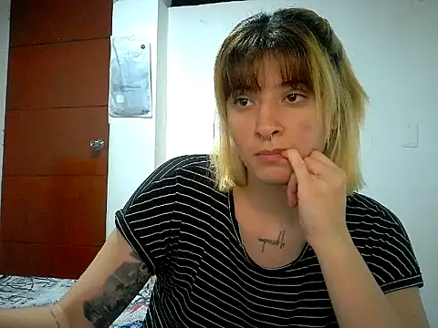 Mia foster1 online show from 05/14/26, 02:07