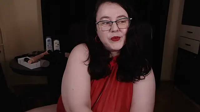 Snapshot of poshmistress chatting on 12/14/25, 06:45 poshmistress online show from 12/14/25, 06:45