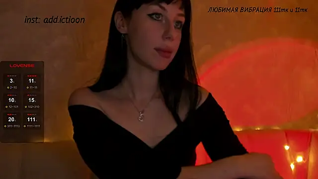 Snapshot of elena_addiction chatting on 12/18/24, 03:33 elena addiction online show from 12/18/24, 03:33