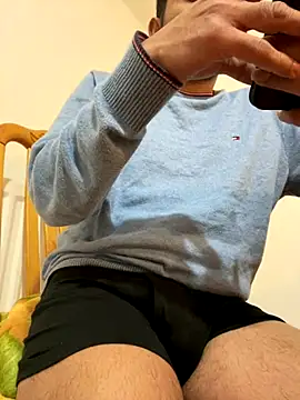 Snapshot of rhuh3991 chatting on 12/01/24, 11:14 rhuh3991 online show from 12/01/24, 11:14