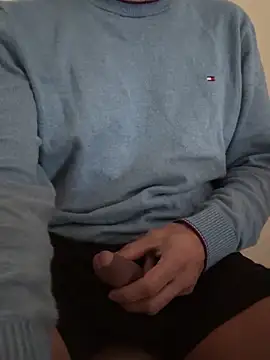 Snapshot of rhuh3991 chatting on 12/26/24, 11:32 rhuh3991 online show from 12/26/24, 11:32