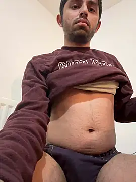 Snapshot of rhuh3991 chatting on 01/01/25, 12:43 rhuh3991 online show from 01/01/25, 12:43