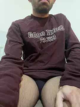 Snapshot of rhuh3991 chatting on 01/01/25, 09:28 rhuh3991 online show from 01/01/25, 09:28