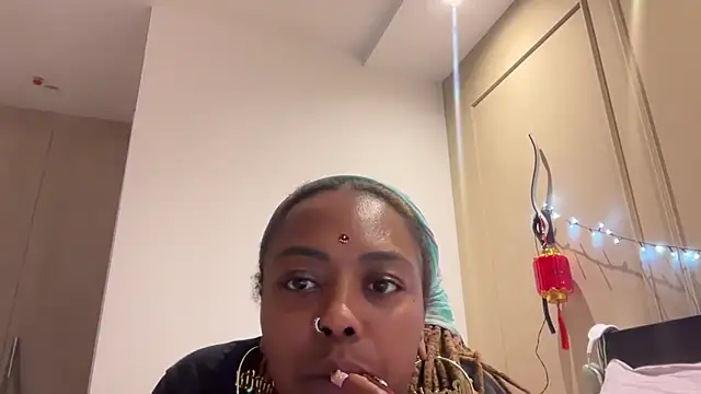 ChocolateCakeQueen online show from 02/09/25, 12:49