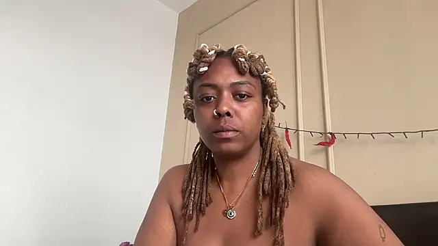 ChocolateCakeQueen online show from 03/04/25, 04:41