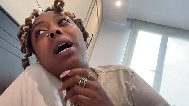 ChocolateCakeQueen online show from 03/09/25, 12:20