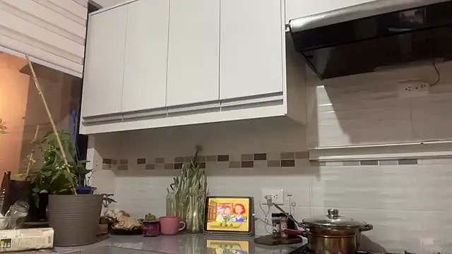 ChocolateCakeQueen online show from 10/08/25, 12:19