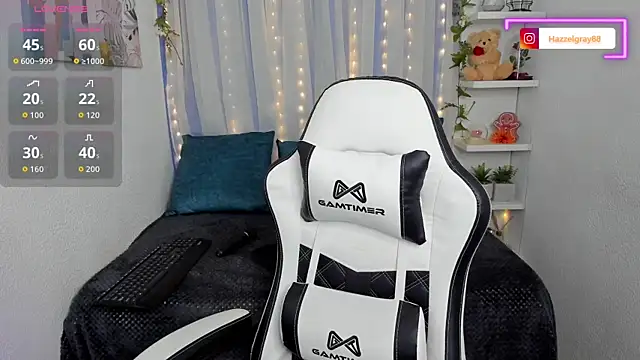 Snapshot of HazzelGray chatting on 01/08/26, 02:08 HazzelGray online show from 01/08/26, 02:08