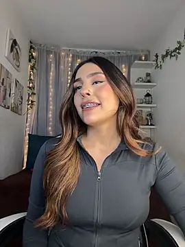 Snapshot of HazzelGray chatting on 01/31/26, 07:11 HazzelGray online show from 01/31/26, 07:11