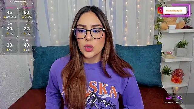 Snapshot of HazzelGray chatting on 03/08/26, 01:15 HazzelGray online show from 03/08/26, 01:15