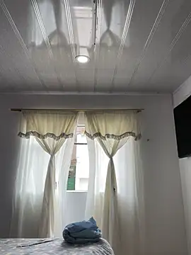 hannahb-e online show from 11/05/25, 05:13