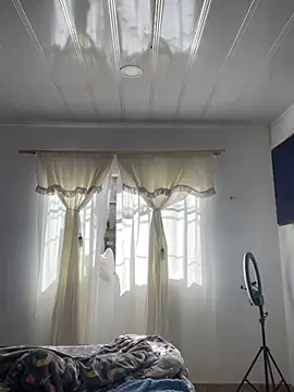 hannahb-e online show from 11/23/25, 01:55