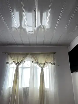 hannahb-e online show from 12/05/25, 01:09