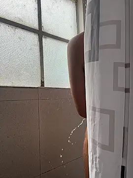 Snapshot of hannahb-e chatting on 01/16/26, 05:50 hannahb-e online show from 01/16/26, 05:50