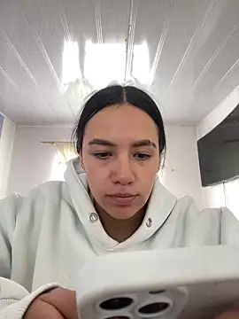 Snapshot of hannahb-e chatting on 02/03/26, 04:01 hannahb-e online show from 02/03/26, 04:01