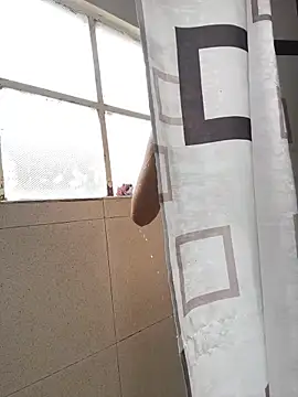 Snapshot of hannahb-e chatting on 02/11/26, 03:50 hannahb-e online show from 02/11/26, 03:50