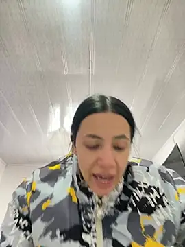 Snapshot of hannahb-e chatting on 02/18/26, 03:19 hannahb-e online show from 02/18/26, 03:19