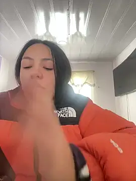 Snapshot of hannahb-e chatting on 02/23/26, 07:11 hannahb-e online show from 02/23/26, 07:11