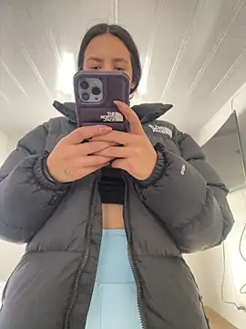 Snapshot of hannahb-e chatting on 03/04/26, 03:29 hannahb-e online show from 03/04/26, 03:29